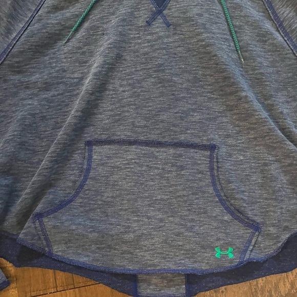 Under Armour crop Womens hoodie Sz medium semi fitted blue pocket drawstring - Picture 3 of 6